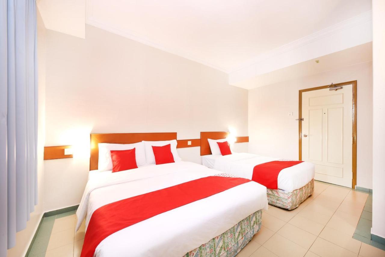 Oyo 764 Hotel Famous Inn Malacca Exterior photo