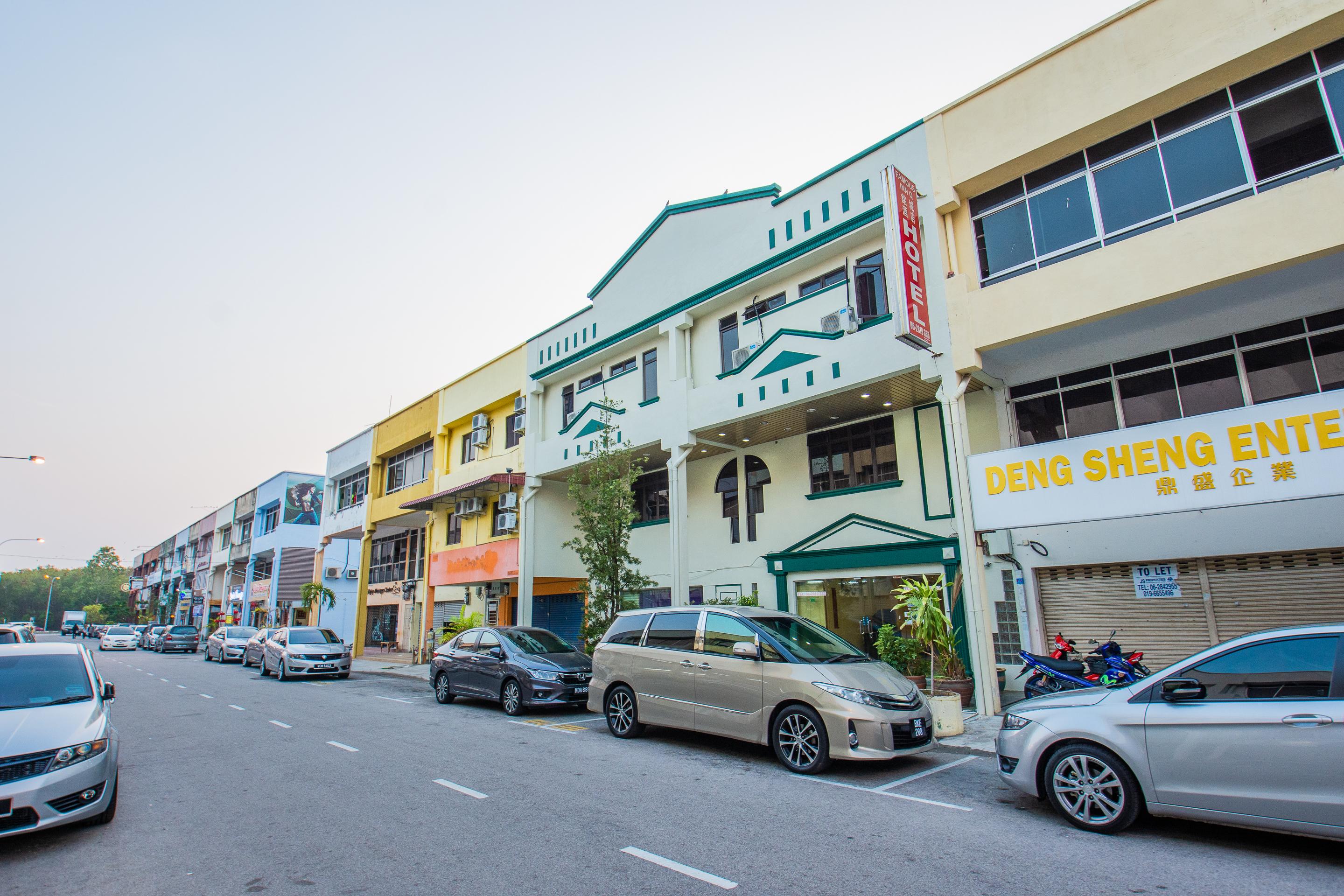 Oyo 764 Hotel Famous Inn Malacca Exterior photo